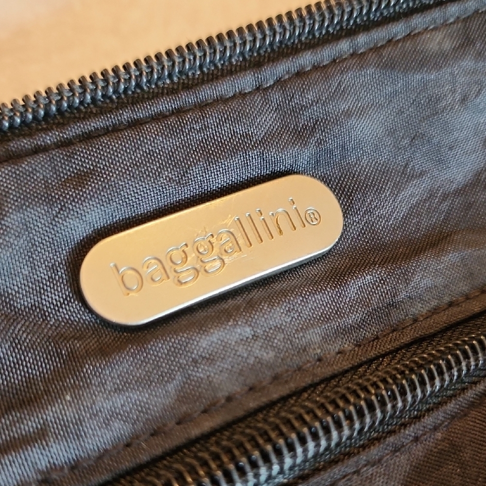Baggallini Black Crossbody Bag with Timeless Design - Picture 2 of 13